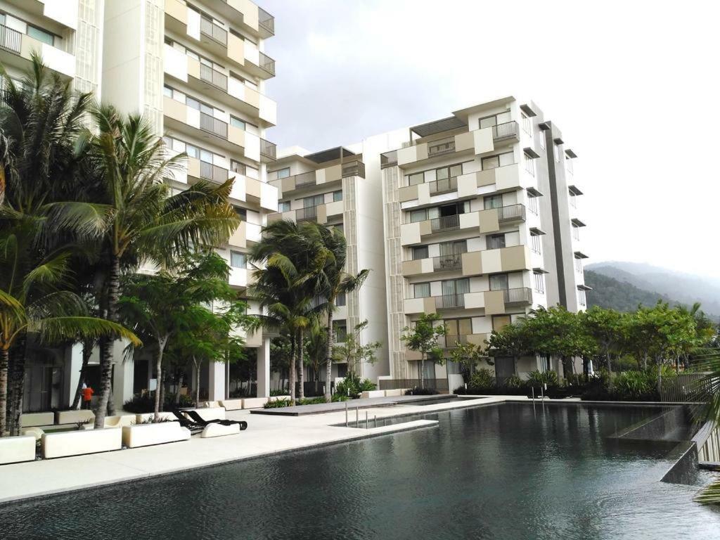 By The Sea Beachfront Penang バツーフェリンギビーチ エクステリア 写真